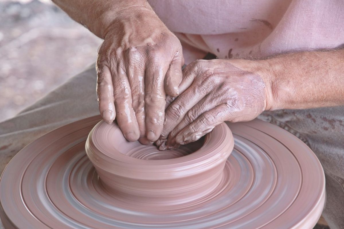 Découvrir l'art de la céramique en 2024 : guide ultime